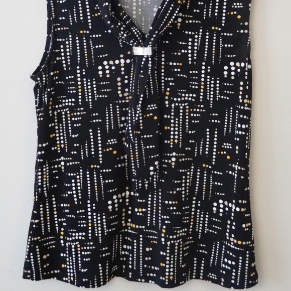 Black sleeveless blouse - Picture 2 of 4